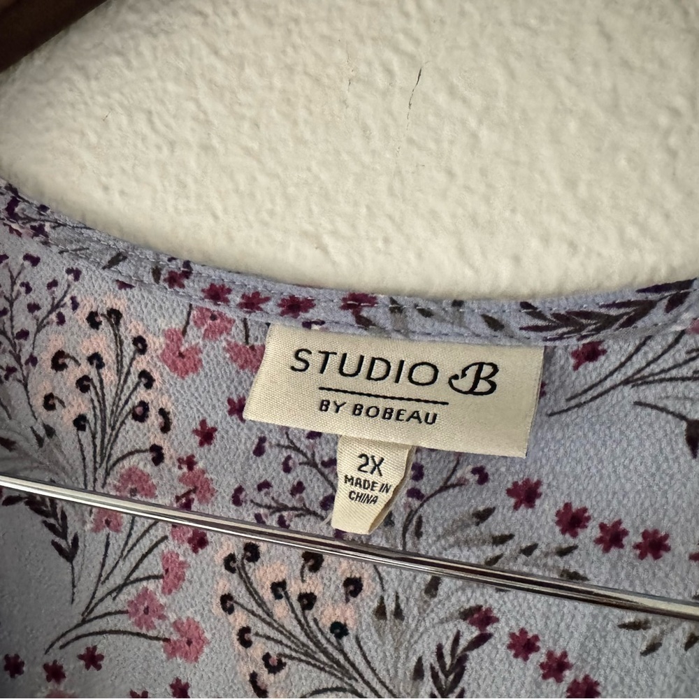 Pleat Front Ditsy Floral Blouse V Neck 3/4 Sleeve 2X Studio B Bobeau - Picture 5 of 10